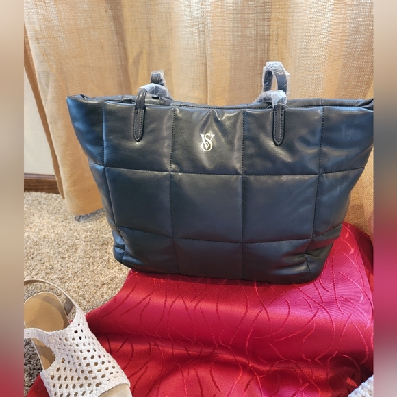 Victoria's Secret Purse. NWT black plush purse. - Picture 6 of 11